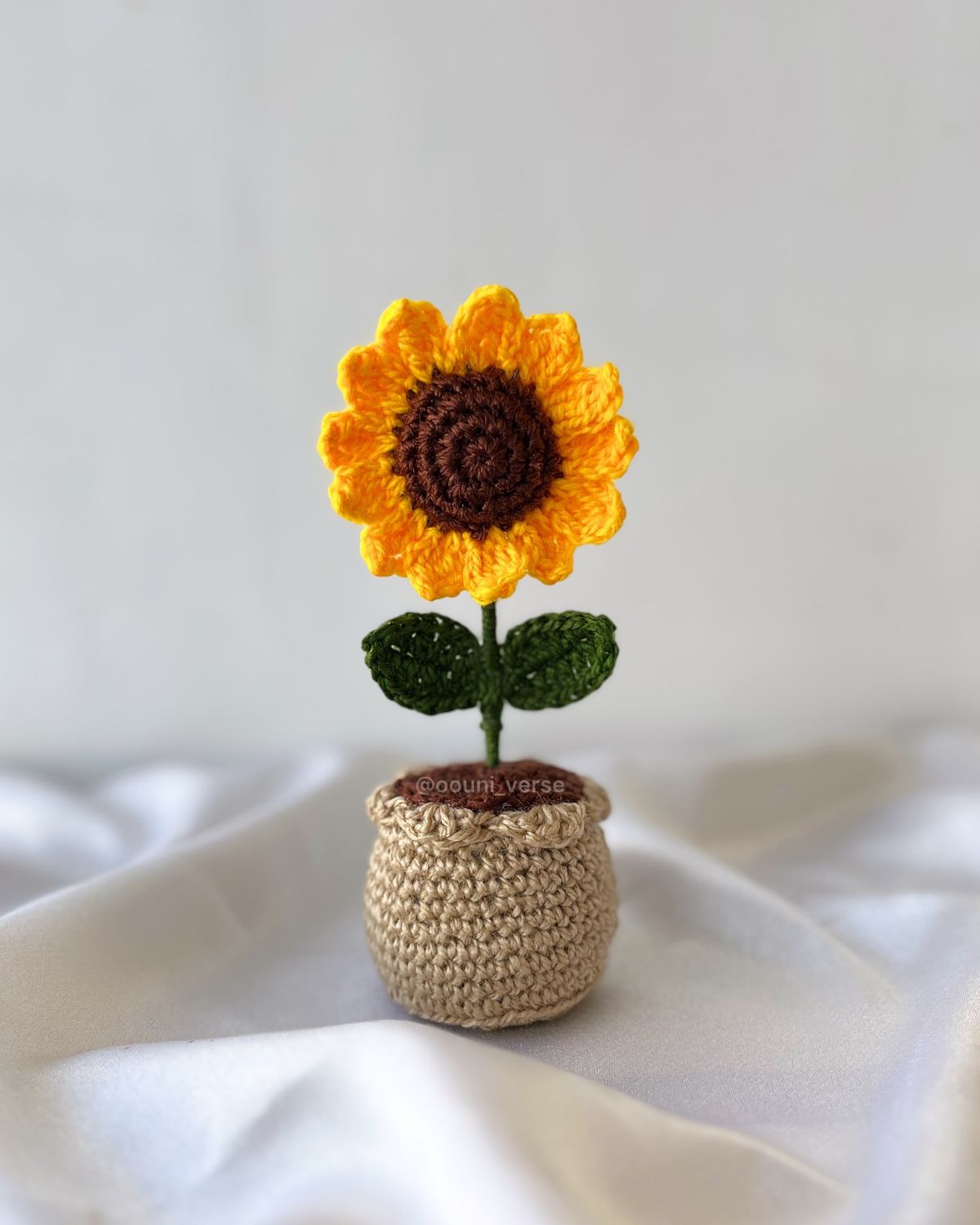 Handmade Crochet Sunflower Pot – Cute Mini Desk Decor & Gift